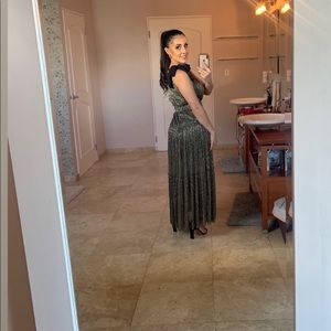 Sabina Musayev designer dress perfect for New Years!Size = small(6,8)